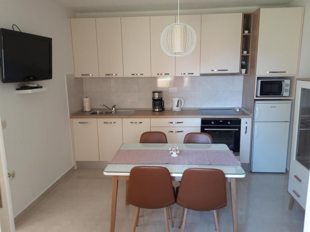 Apartments Smiljana Mucic Makarska Bagian luar foto