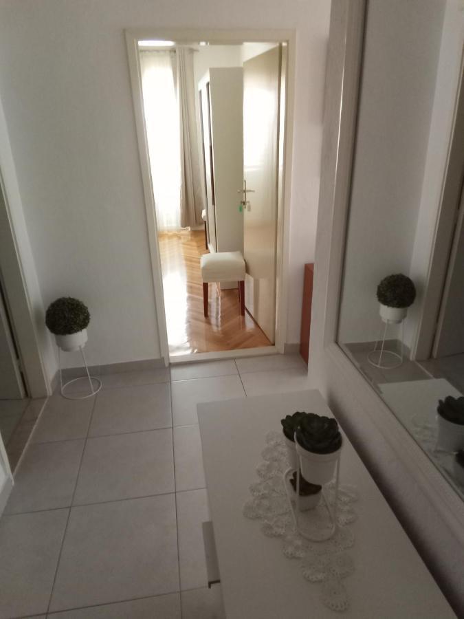 Apartments Smiljana Mucic Makarska Bagian luar foto